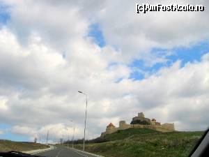 [P02] Suntem pe dealul de bazalt în apropierea cetăţii.  » foto by Michi
 - 
<span class="allrVoted glyphicon glyphicon-heart hidden" id="av586524"></span>
<a class="m-l-10 hidden" id="sv586524" onclick="voting_Foto_DelVot(,586524,18593)" role="button">șterge vot <span class="glyphicon glyphicon-remove"></span></a>
<a id="v9586524" class=" c-red"  onclick="voting_Foto_SetVot(586524)" role="button"><span class="glyphicon glyphicon-heart-empty"></span> <b>LIKE</b> = Votează poza</a> <img class="hidden"  id="f586524W9" src="/imagini/loader.gif" border="0" /><span class="AjErrMes hidden" id="e586524ErM"></span>