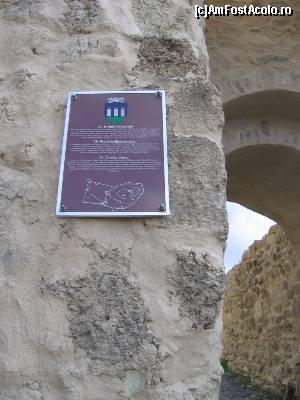 [P23] Turnul Pulberăriei care desparte Cetatea de Mijloc de cea de Sus.  » foto by Michi
 - 
<span class="allrVoted glyphicon glyphicon-heart hidden" id="av586570"></span>
<a class="m-l-10 hidden" id="sv586570" onclick="voting_Foto_DelVot(,586570,18593)" role="button">șterge vot <span class="glyphicon glyphicon-remove"></span></a>
<a id="v9586570" class=" c-red"  onclick="voting_Foto_SetVot(586570)" role="button"><span class="glyphicon glyphicon-heart-empty"></span> <b>LIKE</b> = Votează poza</a> <img class="hidden"  id="f586570W9" src="/imagini/loader.gif" border="0" /><span class="AjErrMes hidden" id="e586570ErM"></span>