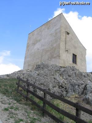 [P29] Casa de sus (sec. XIII) la 550 m altitudine » foto by Michi
 - 
<span class="allrVoted glyphicon glyphicon-heart hidden" id="av586577"></span>
<a class="m-l-10 hidden" id="sv586577" onclick="voting_Foto_DelVot(,586577,18593)" role="button">șterge vot <span class="glyphicon glyphicon-remove"></span></a>
<a id="v9586577" class=" c-red"  onclick="voting_Foto_SetVot(586577)" role="button"><span class="glyphicon glyphicon-heart-empty"></span> <b>LIKE</b> = Votează poza</a> <img class="hidden"  id="f586577W9" src="/imagini/loader.gif" border="0" /><span class="AjErrMes hidden" id="e586577ErM"></span>