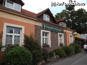 [P02] Restaurant & Pension Birdie din PARDUBICE - vedere exterioară » foto by Dragoș_MD
 - 
<span class="allrVoted glyphicon glyphicon-heart hidden" id="av629628"></span>
<a class="m-l-10 hidden" id="sv629628" onclick="voting_Foto_DelVot(,629628,18606)" role="button">șterge vot <span class="glyphicon glyphicon-remove"></span></a>
<a id="v9629628" class=" c-red"  onclick="voting_Foto_SetVot(629628)" role="button"><span class="glyphicon glyphicon-heart-empty"></span> <b>LIKE</b> = Votează poza</a> <img class="hidden"  id="f629628W9" src="/imagini/loader.gif" border="0" /><span class="AjErrMes hidden" id="e629628ErM"></span>