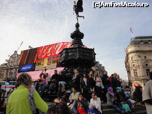 [P17] in buricul targului la Piccadilly Circus ajungi in 5 min cu autobuzul sau o jumatae de ora pe jos, si ai ce vedea.  » foto by turist_calatorescu*
 - 
<span class="allrVoted glyphicon glyphicon-heart hidden" id="av629979"></span>
<a class="m-l-10 hidden" id="sv629979" onclick="voting_Foto_DelVot(,629979,18631)" role="button">șterge vot <span class="glyphicon glyphicon-remove"></span></a>
<a id="v9629979" class=" c-red"  onclick="voting_Foto_SetVot(629979)" role="button"><span class="glyphicon glyphicon-heart-empty"></span> <b>LIKE</b> = Votează poza</a> <img class="hidden"  id="f629979W9" src="/imagini/loader.gif" border="0" /><span class="AjErrMes hidden" id="e629979ErM"></span>
