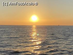 [P85] În croazieră cu Costa Fortuna - alt apus » foto by nicole33
 - 
<span class="allrVoted glyphicon glyphicon-heart hidden" id="av1543105"></span>
<a class="m-l-10 hidden" id="sv1543105" onclick="voting_Foto_DelVot(,1543105,18730)" role="button">șterge vot <span class="glyphicon glyphicon-remove"></span></a>
<a id="v91543105" class=" c-red"  onclick="voting_Foto_SetVot(1543105)" role="button"><span class="glyphicon glyphicon-heart-empty"></span> <b>LIKE</b> = Votează poza</a> <img class="hidden"  id="f1543105W9" src="/imagini/loader.gif" border="0" /><span class="AjErrMes hidden" id="e1543105ErM"></span>
