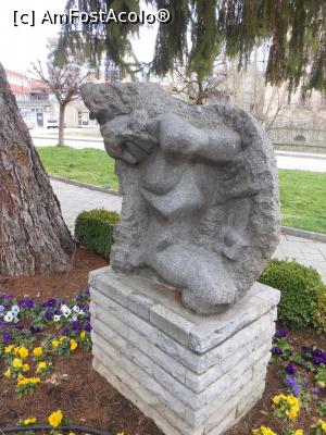 [P40] Razgrad - În centrul orașului. » foto by iulianic
 - 
<span class="allrVoted glyphicon glyphicon-heart hidden" id="av1359451"></span>
<a class="m-l-10 hidden" id="sv1359451" onclick="voting_Foto_DelVot(,1359451,18752)" role="button">șterge vot <span class="glyphicon glyphicon-remove"></span></a>
<a id="v91359451" class=" c-red"  onclick="voting_Foto_SetVot(1359451)" role="button"><span class="glyphicon glyphicon-heart-empty"></span> <b>LIKE</b> = Votează poza</a> <img class="hidden"  id="f1359451W9" src="/imagini/loader.gif" border="0" /><span class="AjErrMes hidden" id="e1359451ErM"></span>