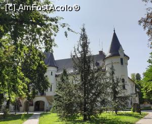 [P01] Castelul K&aacute;rolyi, ridicat pe doua nivele (parter si etaj), care are la extremitati cate un turn de forma circulara, cu o inaltime ce poate ajunge la patru etaje. » foto by geani anto
 - 
<span class="allrVoted glyphicon glyphicon-heart hidden" id="av1203505"></span>
<a class="m-l-10 hidden" id="sv1203505" onclick="voting_Foto_DelVot(,1203505,18846)" role="button">șterge vot <span class="glyphicon glyphicon-remove"></span></a>
<a id="v91203505" class=" c-red"  onclick="voting_Foto_SetVot(1203505)" role="button"><span class="glyphicon glyphicon-heart-empty"></span> <b>LIKE</b> = Votează poza</a> <img class="hidden"  id="f1203505W9" src="/imagini/loader.gif" border="0" /><span class="AjErrMes hidden" id="e1203505ErM"></span>