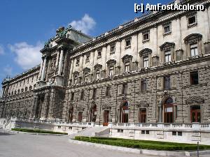 [P05] Palatul Hofburg, vedere laterala » foto by lorelei34
 - 
<span class="allrVoted glyphicon glyphicon-heart hidden" id="av383970"></span>
<a class="m-l-10 hidden" id="sv383970" onclick="voting_Foto_DelVot(,383970,18854)" role="button">șterge vot <span class="glyphicon glyphicon-remove"></span></a>
<a id="v9383970" class=" c-red"  onclick="voting_Foto_SetVot(383970)" role="button"><span class="glyphicon glyphicon-heart-empty"></span> <b>LIKE</b> = Votează poza</a> <img class="hidden"  id="f383970W9" src="/imagini/loader.gif" border="0" /><span class="AjErrMes hidden" id="e383970ErM"></span>