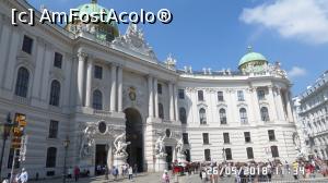 [P01] Palatul Hofburg » foto by ungureanica
 - 
<span class="allrVoted glyphicon glyphicon-heart hidden" id="av973390"></span>
<a class="m-l-10 hidden" id="sv973390" onclick="voting_Foto_DelVot(,973390,18854)" role="button">șterge vot <span class="glyphicon glyphicon-remove"></span></a>
<a id="v9973390" class=" c-red"  onclick="voting_Foto_SetVot(973390)" role="button"><span class="glyphicon glyphicon-heart-empty"></span> <b>LIKE</b> = Votează poza</a> <img class="hidden"  id="f973390W9" src="/imagini/loader.gif" border="0" /><span class="AjErrMes hidden" id="e973390ErM"></span>