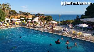 [P08] Terasa barului de seara, cu vedere spre Atlantic » foto by phleau
 - 
<span class="allrVoted glyphicon glyphicon-heart hidden" id="av642592"></span>
<a class="m-l-10 hidden" id="sv642592" onclick="voting_Foto_DelVot(,642592,18867)" role="button">șterge vot <span class="glyphicon glyphicon-remove"></span></a>
<a id="v9642592" class=" c-red"  onclick="voting_Foto_SetVot(642592)" role="button"><span class="glyphicon glyphicon-heart-empty"></span> <b>LIKE</b> = Votează poza</a> <img class="hidden"  id="f642592W9" src="/imagini/loader.gif" border="0" /><span class="AjErrMes hidden" id="e642592ErM"></span>