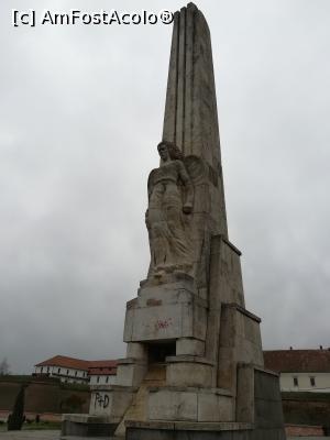 [P03] Obeliscul lui Horia Closca și Crișan.  » foto by nelu73
 - 
<span class="allrVoted glyphicon glyphicon-heart hidden" id="av965997"></span>
<a class="m-l-10 hidden" id="sv965997" onclick="voting_Foto_DelVot(,965997,18888)" role="button">șterge vot <span class="glyphicon glyphicon-remove"></span></a>
<a id="v9965997" class=" c-red"  onclick="voting_Foto_SetVot(965997)" role="button"><span class="glyphicon glyphicon-heart-empty"></span> <b>LIKE</b> = Votează poza</a> <img class="hidden"  id="f965997W9" src="/imagini/loader.gif" border="0" /><span class="AjErrMes hidden" id="e965997ErM"></span>