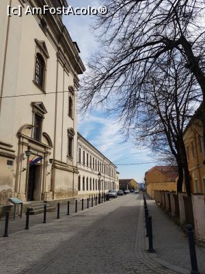 [P33] Straduta pe care ne inoarcem catre intrarea in cetate. Pe stanga biblioteca Batthyaneum.  » foto by iulian68
 - 
<span class="allrVoted glyphicon glyphicon-heart hidden" id="av951832"></span>
<a class="m-l-10 hidden" id="sv951832" onclick="voting_Foto_DelVot(,951832,18888)" role="button">șterge vot <span class="glyphicon glyphicon-remove"></span></a>
<a id="v9951832" class=" c-red"  onclick="voting_Foto_SetVot(951832)" role="button"><span class="glyphicon glyphicon-heart-empty"></span> <b>LIKE</b> = Votează poza</a> <img class="hidden"  id="f951832W9" src="/imagini/loader.gif" border="0" /><span class="AjErrMes hidden" id="e951832ErM"></span>