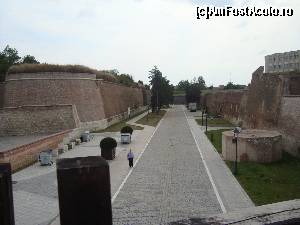 [P29] alei largi pe langa zidurile de aparare -daca nu sunteti atenti va puteti rataci pe aici » foto by danadana*
 - 
<span class="allrVoted glyphicon glyphicon-heart hidden" id="av568043"></span>
<a class="m-l-10 hidden" id="sv568043" onclick="voting_Foto_DelVot(,568043,18888)" role="button">șterge vot <span class="glyphicon glyphicon-remove"></span></a>
<a id="v9568043" class=" c-red"  onclick="voting_Foto_SetVot(568043)" role="button"><span class="glyphicon glyphicon-heart-empty"></span> <b>LIKE</b> = Votează poza</a> <img class="hidden"  id="f568043W9" src="/imagini/loader.gif" border="0" /><span class="AjErrMes hidden" id="e568043ErM"></span>
