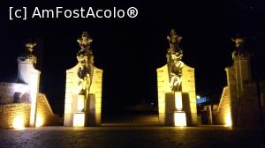 [P02] Cetatea Alba Carolina - by night - Poarta a II-a.  » foto by bogumil
 - 
<span class="allrVoted glyphicon glyphicon-heart hidden" id="av715394"></span>
<a class="m-l-10 hidden" id="sv715394" onclick="voting_Foto_DelVot(,715394,18888)" role="button">șterge vot <span class="glyphicon glyphicon-remove"></span></a>
<a id="v9715394" class=" c-red"  onclick="voting_Foto_SetVot(715394)" role="button"><span class="glyphicon glyphicon-heart-empty"></span> <b>LIKE</b> = Votează poza</a> <img class="hidden"  id="f715394W9" src="/imagini/loader.gif" border="0" /><span class="AjErrMes hidden" id="e715394ErM"></span>