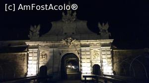 [P04] Cetatea Alba Carolina - by night - Poarta a III-a.  » foto by bogumil
 - 
<span class="allrVoted glyphicon glyphicon-heart hidden" id="av715396"></span>
<a class="m-l-10 hidden" id="sv715396" onclick="voting_Foto_DelVot(,715396,18888)" role="button">șterge vot <span class="glyphicon glyphicon-remove"></span></a>
<a id="v9715396" class=" c-red"  onclick="voting_Foto_SetVot(715396)" role="button"><span class="glyphicon glyphicon-heart-empty"></span> <b>LIKE</b> = Votează poza</a> <img class="hidden"  id="f715396W9" src="/imagini/loader.gif" border="0" /><span class="AjErrMes hidden" id="e715396ErM"></span>