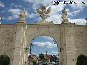 [P23] Alba Iulia. Pe aici am intrat în cetate, se vede mașina noastră parcată mai în spate :-)  » foto by FlorinAndrei
 - 
<span class="allrVoted glyphicon glyphicon-heart hidden" id="av615555"></span>
<a class="m-l-10 hidden" id="sv615555" onclick="voting_Foto_DelVot(,615555,18888)" role="button">șterge vot <span class="glyphicon glyphicon-remove"></span></a>
<a id="v9615555" class=" c-red"  onclick="voting_Foto_SetVot(615555)" role="button"><span class="glyphicon glyphicon-heart-empty"></span> <b>LIKE</b> = Votează poza</a> <img class="hidden"  id="f615555W9" src="/imagini/loader.gif" border="0" /><span class="AjErrMes hidden" id="e615555ErM"></span>