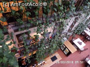 [P28] Restaurantul și barul privite de sus. Observați bicicleta de modă veche, cu două șei?  » foto by Alina53
 - 
<span class="allrVoted glyphicon glyphicon-heart hidden" id="av1101379"></span>
<a class="m-l-10 hidden" id="sv1101379" onclick="voting_Foto_DelVot(,1101379,18897)" role="button">șterge vot <span class="glyphicon glyphicon-remove"></span></a>
<a id="v91101379" class=" c-red"  onclick="voting_Foto_SetVot(1101379)" role="button"><span class="glyphicon glyphicon-heart-empty"></span> <b>LIKE</b> = Votează poza</a> <img class="hidden"  id="f1101379W9" src="/imagini/loader.gif" border="0" /><span class="AjErrMes hidden" id="e1101379ErM"></span>