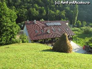 [P25] Vedere de pe dealul din spatele pensiunii » foto by Testosu'
 - 
<span class="allrVoted glyphicon glyphicon-heart hidden" id="av645373"></span>
<a class="m-l-10 hidden" id="sv645373" onclick="voting_Foto_DelVot(,645373,18901)" role="button">șterge vot <span class="glyphicon glyphicon-remove"></span></a>
<a id="v9645373" class=" c-red"  onclick="voting_Foto_SetVot(645373)" role="button"><span class="glyphicon glyphicon-heart-empty"></span> <b>LIKE</b> = Votează poza</a> <img class="hidden"  id="f645373W9" src="/imagini/loader.gif" border="0" /><span class="AjErrMes hidden" id="e645373ErM"></span>