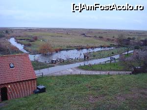 [P38] 39. Zona este plină de canale, cam la fel ca și în delta noastră.  » foto by msnd
 - 
<span class="allrVoted glyphicon glyphicon-heart hidden" id="av687174"></span>
<a class="m-l-10 hidden" id="sv687174" onclick="voting_Foto_DelVot(,687174,19042)" role="button">șterge vot <span class="glyphicon glyphicon-remove"></span></a>
<a id="v9687174" class=" c-red"  onclick="voting_Foto_SetVot(687174)" role="button"><span class="glyphicon glyphicon-heart-empty"></span> <b>LIKE</b> = Votează poza</a> <img class="hidden"  id="f687174W9" src="/imagini/loader.gif" border="0" /><span class="AjErrMes hidden" id="e687174ErM"></span>