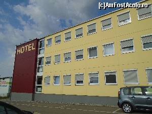 [P01] Hotelul văzut din parcare » foto by krisztike
 - 
<span class="allrVoted glyphicon glyphicon-heart hidden" id="av653798"></span>
<a class="m-l-10 hidden" id="sv653798" onclick="voting_Foto_DelVot(,653798,19074)" role="button">șterge vot <span class="glyphicon glyphicon-remove"></span></a>
<a id="v9653798" class=" c-red"  onclick="voting_Foto_SetVot(653798)" role="button"><span class="glyphicon glyphicon-heart-empty"></span> <b>LIKE</b> = Votează poza</a> <img class="hidden"  id="f653798W9" src="/imagini/loader.gif" border="0" /><span class="AjErrMes hidden" id="e653798ErM"></span>