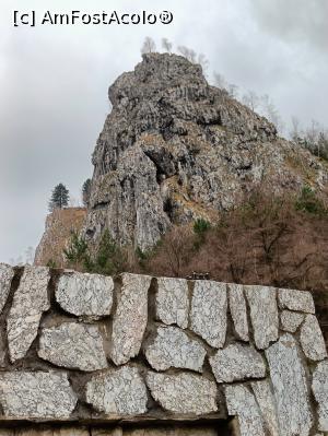 [P13] Steiul pe sub care trece galeria fosilizată a Peșterii Muierilor. » foto by tata123 🔱
 - 
<span class="allrVoted glyphicon glyphicon-heart hidden" id="av1352559"></span>
<a class="m-l-10 hidden" id="sv1352559" onclick="voting_Foto_DelVot(,1352559,19120)" role="button">șterge vot <span class="glyphicon glyphicon-remove"></span></a>
<a id="v91352559" class=" c-red"  onclick="voting_Foto_SetVot(1352559)" role="button"><span class="glyphicon glyphicon-heart-empty"></span> <b>LIKE</b> = Votează poza</a> <img class="hidden"  id="f1352559W9" src="/imagini/loader.gif" border="0" /><span class="AjErrMes hidden" id="e1352559ErM"></span>