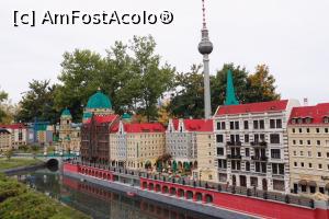 [P01] zona de LEGO countries » foto by andreea_kamelya
 - 
<span class="allrVoted glyphicon glyphicon-heart hidden" id="av922335"></span>
<a class="m-l-10 hidden" id="sv922335" onclick="voting_Foto_DelVot(,922335,19140)" role="button">șterge vot <span class="glyphicon glyphicon-remove"></span></a>
<a id="v9922335" class=" c-red"  onclick="voting_Foto_SetVot(922335)" role="button"><span class="glyphicon glyphicon-heart-empty"></span> <b>LIKE</b> = Votează poza</a> <img class="hidden"  id="f922335W9" src="/imagini/loader.gif" border="0" /><span class="AjErrMes hidden" id="e922335ErM"></span>