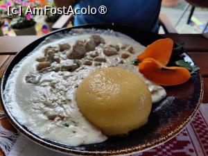 [P22] Restaurant Orizont - porc cu sos de sm&acirc;nt&acirc;nă » foto by crismis
 - 
<span class="allrVoted glyphicon glyphicon-heart hidden" id="av1416326"></span>
<a class="m-l-10 hidden" id="sv1416326" onclick="voting_Foto_DelVot(,1416326,19156)" role="button">șterge vot <span class="glyphicon glyphicon-remove"></span></a>
<a id="v91416326" class=" c-red"  onclick="voting_Foto_SetVot(1416326)" role="button"><span class="glyphicon glyphicon-heart-empty"></span> <b>LIKE</b> = Votează poza</a> <img class="hidden"  id="f1416326W9" src="/imagini/loader.gif" border="0" /><span class="AjErrMes hidden" id="e1416326ErM"></span>