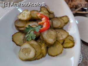 [P27] Restaurant Orizont - castraveții au fost buni, nu prea acri, nu prea sărați » foto by crismis
 - 
<span class="allrVoted glyphicon glyphicon-heart hidden" id="av1416331"></span>
<a class="m-l-10 hidden" id="sv1416331" onclick="voting_Foto_DelVot(,1416331,19156)" role="button">șterge vot <span class="glyphicon glyphicon-remove"></span></a>
<a id="v91416331" class=" c-red"  onclick="voting_Foto_SetVot(1416331)" role="button"><span class="glyphicon glyphicon-heart-empty"></span> <b>LIKE</b> = Votează poza</a> <img class="hidden"  id="f1416331W9" src="/imagini/loader.gif" border="0" /><span class="AjErrMes hidden" id="e1416331ErM"></span>