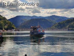 [P20] Restaurant Lebăda - vaporașul pleacă de la debarcaderul alăturat » foto by crismis
 - 
<span class="allrVoted glyphicon glyphicon-heart hidden" id="av1416670"></span>
<a class="m-l-10 hidden" id="sv1416670" onclick="voting_Foto_DelVot(,1416670,19156)" role="button">șterge vot <span class="glyphicon glyphicon-remove"></span></a>
<a id="v91416670" class=" c-red"  onclick="voting_Foto_SetVot(1416670)" role="button"><span class="glyphicon glyphicon-heart-empty"></span> <b>LIKE</b> = Votează poza</a> <img class="hidden"  id="f1416670W9" src="/imagini/loader.gif" border="0" /><span class="AjErrMes hidden" id="e1416670ErM"></span>