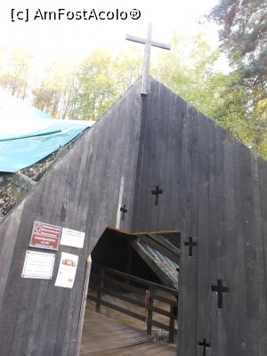 [P09] Șinca Veche - Mănăstirea rupestră. Intrarea. » foto by iulianic
 - 
<span class="allrVoted glyphicon glyphicon-heart hidden" id="av1333711"></span>
<a class="m-l-10 hidden" id="sv1333711" onclick="voting_Foto_DelVot(,1333711,19238)" role="button">șterge vot <span class="glyphicon glyphicon-remove"></span></a>
<a id="v91333711" class=" c-red"  onclick="voting_Foto_SetVot(1333711)" role="button"><span class="glyphicon glyphicon-heart-empty"></span> <b>LIKE</b> = Votează poza</a> <img class="hidden"  id="f1333711W9" src="/imagini/loader.gif" border="0" /><span class="AjErrMes hidden" id="e1333711ErM"></span>