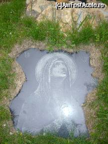 [P06] Sinca Veche - Templul Ursitelor - icoana din dreptul izvorului » foto by magdalena
 - 
<span class="allrVoted glyphicon glyphicon-heart hidden" id="av215755"></span>
<a class="m-l-10 hidden" id="sv215755" onclick="voting_Foto_DelVot(,215755,19238)" role="button">șterge vot <span class="glyphicon glyphicon-remove"></span></a>
<a id="v9215755" class=" c-red"  onclick="voting_Foto_SetVot(215755)" role="button"><span class="glyphicon glyphicon-heart-empty"></span> <b>LIKE</b> = Votează poza</a> <img class="hidden"  id="f215755W9" src="/imagini/loader.gif" border="0" /><span class="AjErrMes hidden" id="e215755ErM"></span>