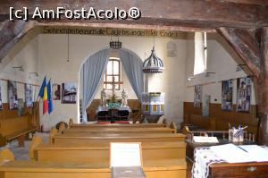 [P03] Interior capela » foto by AZE
 - 
<span class="allrVoted glyphicon glyphicon-heart hidden" id="av832679"></span>
<a class="m-l-10 hidden" id="sv832679" onclick="voting_Foto_DelVot(,832679,19242)" role="button">șterge vot <span class="glyphicon glyphicon-remove"></span></a>
<a id="v9832679" class=" c-red"  onclick="voting_Foto_SetVot(832679)" role="button"><span class="glyphicon glyphicon-heart-empty"></span> <b>LIKE</b> = Votează poza</a> <img class="hidden"  id="f832679W9" src="/imagini/loader.gif" border="0" /><span class="AjErrMes hidden" id="e832679ErM"></span>