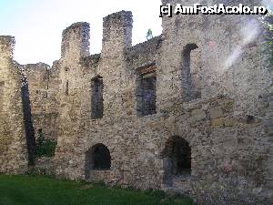 [P13] Cetatea ţărănească de la Câlnic – Jud. Alba - Zidul interior al cetatii, dincolo de care se afla zidul de aparare » foto by RoF*
 - 
<span class="allrVoted glyphicon glyphicon-heart hidden" id="av379944"></span>
<a class="m-l-10 hidden" id="sv379944" onclick="voting_Foto_DelVot(,379944,19242)" role="button">șterge vot <span class="glyphicon glyphicon-remove"></span></a>
<a id="v9379944" class=" c-red"  onclick="voting_Foto_SetVot(379944)" role="button"><span class="glyphicon glyphicon-heart-empty"></span> <b>LIKE</b> = Votează poza</a> <img class="hidden"  id="f379944W9" src="/imagini/loader.gif" border="0" /><span class="AjErrMes hidden" id="e379944ErM"></span>
