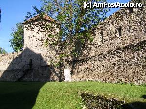 [P15] Cetatea ţărănească de la Câlnic – Jud. Alba - In curtea interioara a cetatii » foto by RoF*
 - 
<span class="allrVoted glyphicon glyphicon-heart hidden" id="av379946"></span>
<a class="m-l-10 hidden" id="sv379946" onclick="voting_Foto_DelVot(,379946,19242)" role="button">șterge vot <span class="glyphicon glyphicon-remove"></span></a>
<a id="v9379946" class=" c-red"  onclick="voting_Foto_SetVot(379946)" role="button"><span class="glyphicon glyphicon-heart-empty"></span> <b>LIKE</b> = Votează poza</a> <img class="hidden"  id="f379946W9" src="/imagini/loader.gif" border="0" /><span class="AjErrMes hidden" id="e379946ErM"></span>