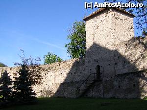 [P17] Cetatea ţărănească de la Câlnic – Jud. Alba - Portiune din zidul interior, cu turnul (inchis deocamdata, pentru restaurare)  » foto by RoF*
 - 
<span class="allrVoted glyphicon glyphicon-heart hidden" id="av379948"></span>
<a class="m-l-10 hidden" id="sv379948" onclick="voting_Foto_DelVot(,379948,19242)" role="button">șterge vot <span class="glyphicon glyphicon-remove"></span></a>
<a id="v9379948" class=" c-red"  onclick="voting_Foto_SetVot(379948)" role="button"><span class="glyphicon glyphicon-heart-empty"></span> <b>LIKE</b> = Votează poza</a> <img class="hidden"  id="f379948W9" src="/imagini/loader.gif" border="0" /><span class="AjErrMes hidden" id="e379948ErM"></span>