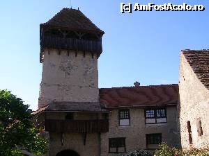 [P26] Cetatea ţărănească de la Câlnic – Jud. Alba - Donjonul cetatii. Incaperile din dreapta, deocamdata in renovare.  » foto by RoF*
 - 
<span class="allrVoted glyphicon glyphicon-heart hidden" id="av379957"></span>
<a class="m-l-10 hidden" id="sv379957" onclick="voting_Foto_DelVot(,379957,19242)" role="button">șterge vot <span class="glyphicon glyphicon-remove"></span></a>
<a id="v9379957" class=" c-red"  onclick="voting_Foto_SetVot(379957)" role="button"><span class="glyphicon glyphicon-heart-empty"></span> <b>LIKE</b> = Votează poza</a> <img class="hidden"  id="f379957W9" src="/imagini/loader.gif" border="0" /><span class="AjErrMes hidden" id="e379957ErM"></span>