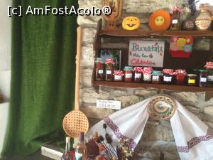 [P07] Cetatea Calnic - si tot aici exista o mica expozitie cu vanzare » foto by mishu
 - 
<span class="allrVoted glyphicon glyphicon-heart hidden" id="av949099"></span>
<a class="m-l-10 hidden" id="sv949099" onclick="voting_Foto_DelVot(,949099,19242)" role="button">șterge vot <span class="glyphicon glyphicon-remove"></span></a>
<a id="v9949099" class=" c-red"  onclick="voting_Foto_SetVot(949099)" role="button"><span class="glyphicon glyphicon-heart-empty"></span> <b>LIKE</b> = Votează poza</a> <img class="hidden"  id="f949099W9" src="/imagini/loader.gif" border="0" /><span class="AjErrMes hidden" id="e949099ErM"></span>
