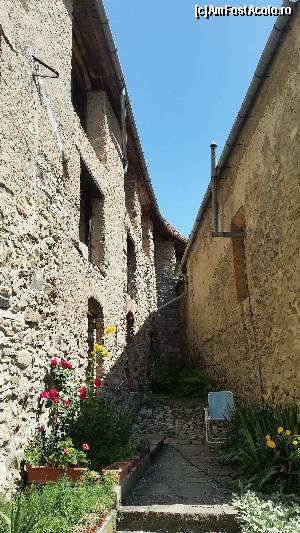 [P16] In stanga-camarile, in dreapta-capela » foto by sed
 - 
<span class="allrVoted glyphicon glyphicon-heart hidden" id="av662352"></span>
<a class="m-l-10 hidden" id="sv662352" onclick="voting_Foto_DelVot(,662352,19242)" role="button">șterge vot <span class="glyphicon glyphicon-remove"></span></a>
<a id="v9662352" class=" c-red"  onclick="voting_Foto_SetVot(662352)" role="button"><span class="glyphicon glyphicon-heart-empty"></span> <b>LIKE</b> = Votează poza</a> <img class="hidden"  id="f662352W9" src="/imagini/loader.gif" border="0" /><span class="AjErrMes hidden" id="e662352ErM"></span>