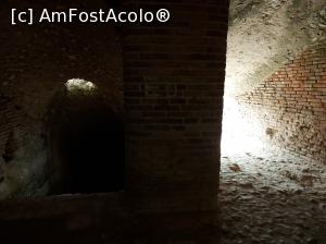 [P07] Prin tunelurile amfiteatrului roman din Durres » foto by raducondurache
 - 
<span class="allrVoted glyphicon glyphicon-heart hidden" id="av1294888"></span>
<a class="m-l-10 hidden" id="sv1294888" onclick="voting_Foto_DelVot(,1294888,19306)" role="button">șterge vot <span class="glyphicon glyphicon-remove"></span></a>
<a id="v91294888" class=" c-red"  onclick="voting_Foto_SetVot(1294888)" role="button"><span class="glyphicon glyphicon-heart-empty"></span> <b>LIKE</b> = Votează poza</a> <img class="hidden"  id="f1294888W9" src="/imagini/loader.gif" border="0" /><span class="AjErrMes hidden" id="e1294888ErM"></span>