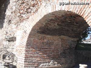 [P06] Durres, intrarea in amfiteatru!  » foto by balasa violeta
 - 
<span class="allrVoted glyphicon glyphicon-heart hidden" id="av667167"></span>
<a class="m-l-10 hidden" id="sv667167" onclick="voting_Foto_DelVot(,667167,19306)" role="button">șterge vot <span class="glyphicon glyphicon-remove"></span></a>
<a id="v9667167" class=" c-red"  onclick="voting_Foto_SetVot(667167)" role="button"><span class="glyphicon glyphicon-heart-empty"></span> <b>LIKE</b> = Votează poza</a> <img class="hidden"  id="f667167W9" src="/imagini/loader.gif" border="0" /><span class="AjErrMes hidden" id="e667167ErM"></span>