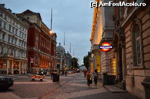 [P15] De la hotel catre statia de metrou South Kensington » foto by alb1573
 - 
<span class="allrVoted glyphicon glyphicon-heart hidden" id="av670080"></span>
<a class="m-l-10 hidden" id="sv670080" onclick="voting_Foto_DelVot(,670080,19356)" role="button">șterge vot <span class="glyphicon glyphicon-remove"></span></a>
<a id="v9670080" class=" c-red"  onclick="voting_Foto_SetVot(670080)" role="button"><span class="glyphicon glyphicon-heart-empty"></span> <b>LIKE</b> = Votează poza</a> <img class="hidden"  id="f670080W9" src="/imagini/loader.gif" border="0" /><span class="AjErrMes hidden" id="e670080ErM"></span>