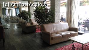 [P03] Receptia hotelului si o parte din terasa strajuita de trandafiri unde puteai servi micul dejun » foto by adynutza26
 - 
<span class="allrVoted glyphicon glyphicon-heart hidden" id="av742382"></span>
<a class="m-l-10 hidden" id="sv742382" onclick="voting_Foto_DelVot(,742382,19450)" role="button">șterge vot <span class="glyphicon glyphicon-remove"></span></a>
<a id="v9742382" class=" c-red"  onclick="voting_Foto_SetVot(742382)" role="button"><span class="glyphicon glyphicon-heart-empty"></span> <b>LIKE</b> = Votează poza</a> <img class="hidden"  id="f742382W9" src="/imagini/loader.gif" border="0" /><span class="AjErrMes hidden" id="e742382ErM"></span>