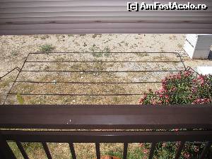 [P22] Uscatorul din fata balconului » foto by luciaoradea
 - 
<span class="allrVoted glyphicon glyphicon-heart hidden" id="av677389"></span>
<a class="m-l-10 hidden" id="sv677389" onclick="voting_Foto_DelVot(,677389,19451)" role="button">șterge vot <span class="glyphicon glyphicon-remove"></span></a>
<a id="v9677389" class=" c-red"  onclick="voting_Foto_SetVot(677389)" role="button"><span class="glyphicon glyphicon-heart-empty"></span> <b>LIKE</b> = Votează poza</a> <img class="hidden"  id="f677389W9" src="/imagini/loader.gif" border="0" /><span class="AjErrMes hidden" id="e677389ErM"></span>