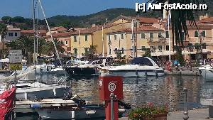 [P12] Portul din Marina di Campo » foto by Mika
 - 
<span class="allrVoted glyphicon glyphicon-heart hidden" id="av685087"></span>
<a class="m-l-10 hidden" id="sv685087" onclick="voting_Foto_DelVot(,685087,19544)" role="button">șterge vot <span class="glyphicon glyphicon-remove"></span></a>
<a id="v9685087" class=" c-red"  onclick="voting_Foto_SetVot(685087)" role="button"><span class="glyphicon glyphicon-heart-empty"></span> <b>LIKE</b> = Votează poza</a> <img class="hidden"  id="f685087W9" src="/imagini/loader.gif" border="0" /><span class="AjErrMes hidden" id="e685087ErM"></span>