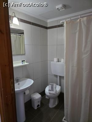 [P06] Baia din camera 225 » foto by kandera
 - 
<span class="allrVoted glyphicon glyphicon-heart hidden" id="av1497054"></span>
<a class="m-l-10 hidden" id="sv1497054" onclick="voting_Foto_DelVot(,1497054,19587)" role="button">șterge vot <span class="glyphicon glyphicon-remove"></span></a>
<a id="v91497054" class=" c-red"  onclick="voting_Foto_SetVot(1497054)" role="button"><span class="glyphicon glyphicon-heart-empty"></span> <b>LIKE</b> = Votează poza</a> <img class="hidden"  id="f1497054W9" src="/imagini/loader.gif" border="0" /><span class="AjErrMes hidden" id="e1497054ErM"></span>