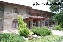 [P30] Clădirea administrativă, ce adăposteşte şi laboratoarele şi biblioteca Grădinii Botanice » foto by Costi
 - 
<span class="allrVoted glyphicon glyphicon-heart hidden" id="av83382"></span>
<a class="m-l-10 hidden" id="sv83382" onclick="voting_Foto_DelVot(,83382,19622)" role="button">șterge vot <span class="glyphicon glyphicon-remove"></span></a>
<a id="v983382" class=" c-red"  onclick="voting_Foto_SetVot(83382)" role="button"><span class="glyphicon glyphicon-heart-empty"></span> <b>LIKE</b> = Votează poza</a> <img class="hidden"  id="f83382W9" src="/imagini/loader.gif" border="0" /><span class="AjErrMes hidden" id="e83382ErM"></span>