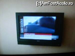 [P14] Pe peretele opus patului era un TV cu ecran plat, de mărime medie. Imagine video.  » foto by Mihai18
 - 
<span class="allrVoted glyphicon glyphicon-heart hidden" id="av694802"></span>
<a class="m-l-10 hidden" id="sv694802" onclick="voting_Foto_DelVot(,694802,19684)" role="button">șterge vot <span class="glyphicon glyphicon-remove"></span></a>
<a id="v9694802" class=" c-red"  onclick="voting_Foto_SetVot(694802)" role="button"><span class="glyphicon glyphicon-heart-empty"></span> <b>LIKE</b> = Votează poza</a> <img class="hidden"  id="f694802W9" src="/imagini/loader.gif" border="0" /><span class="AjErrMes hidden" id="e694802ErM"></span>