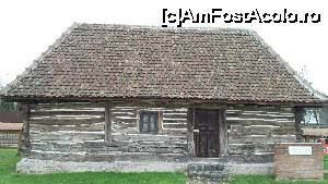 [P15] Complexul Muzeal 'Vatra Satului Românesc' - şura românească.  » foto by bogumil
 - 
<span class="allrVoted glyphicon glyphicon-heart hidden" id="av695021"></span>
<a class="m-l-10 hidden" id="sv695021" onclick="voting_Foto_DelVot(,695021,19687)" role="button">șterge vot <span class="glyphicon glyphicon-remove"></span></a>
<a id="v9695021" class=" c-red"  onclick="voting_Foto_SetVot(695021)" role="button"><span class="glyphicon glyphicon-heart-empty"></span> <b>LIKE</b> = Votează poza</a> <img class="hidden"  id="f695021W9" src="/imagini/loader.gif" border="0" /><span class="AjErrMes hidden" id="e695021ErM"></span>