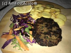 [P06] Asa arata burgerul la Stavros...  » foto by Anduise
 - 
<span class="allrVoted glyphicon glyphicon-heart hidden" id="av1081001"></span>
<a class="m-l-10 hidden" id="sv1081001" onclick="voting_Foto_DelVot(,1081001,19691)" role="button">șterge vot <span class="glyphicon glyphicon-remove"></span></a>
<a id="v91081001" class=" c-red"  onclick="voting_Foto_SetVot(1081001)" role="button"><span class="glyphicon glyphicon-heart-empty"></span> <b>LIKE</b> = Votează poza</a> <img class="hidden"  id="f1081001W9" src="/imagini/loader.gif" border="0" /><span class="AjErrMes hidden" id="e1081001ErM"></span>