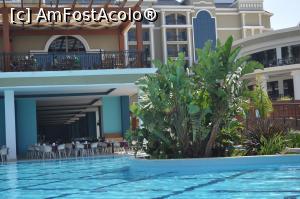 [P31] aici se vede jos restaurantul pentru pranz si sus terasa restaurantului principal » foto by calingolea
 - 
<span class="allrVoted glyphicon glyphicon-heart hidden" id="av980979"></span>
<a class="m-l-10 hidden" id="sv980979" onclick="voting_Foto_DelVot(,980979,19722)" role="button">șterge vot <span class="glyphicon glyphicon-remove"></span></a>
<a id="v9980979" class=" c-red"  onclick="voting_Foto_SetVot(980979)" role="button"><span class="glyphicon glyphicon-heart-empty"></span> <b>LIKE</b> = Votează poza</a> <img class="hidden"  id="f980979W9" src="/imagini/loader.gif" border="0" /><span class="AjErrMes hidden" id="e980979ErM"></span>