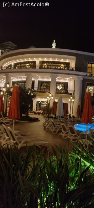 [P24] hotelul noaptea » foto by michaela_1961
 - 
<span class="allrVoted glyphicon glyphicon-heart hidden" id="av1328529"></span>
<a class="m-l-10 hidden" id="sv1328529" onclick="voting_Foto_DelVot(,1328529,19722)" role="button">șterge vot <span class="glyphicon glyphicon-remove"></span></a>
<a id="v91328529" class=" c-red"  onclick="voting_Foto_SetVot(1328529)" role="button"><span class="glyphicon glyphicon-heart-empty"></span> <b>LIKE</b> = Votează poza</a> <img class="hidden"  id="f1328529W9" src="/imagini/loader.gif" border="0" /><span class="AjErrMes hidden" id="e1328529ErM"></span>