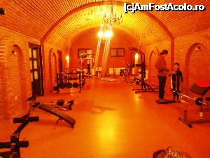 [P09] sala de fitness » foto by myk007
 - 
<span class="allrVoted glyphicon glyphicon-heart hidden" id="av696423"></span>
<a class="m-l-10 hidden" id="sv696423" onclick="voting_Foto_DelVot(,696423,19730)" role="button">șterge vot <span class="glyphicon glyphicon-remove"></span></a>
<a id="v9696423" class=" c-red"  onclick="voting_Foto_SetVot(696423)" role="button"><span class="glyphicon glyphicon-heart-empty"></span> <b>LIKE</b> = Votează poza</a> <img class="hidden"  id="f696423W9" src="/imagini/loader.gif" border="0" /><span class="AjErrMes hidden" id="e696423ErM"></span>