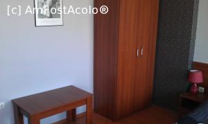 [P18] Dulapul de haine din camera vilei Happy Ring Guest Rooms din orașul Haskovo, Bulgaria.  » foto by traian.leuca †
 - 
<span class="allrVoted glyphicon glyphicon-heart hidden" id="av708191"></span>
<a class="m-l-10 hidden" id="sv708191" onclick="voting_Foto_DelVot(,708191,19875)" role="button">șterge vot <span class="glyphicon glyphicon-remove"></span></a>
<a id="v9708191" class=" c-red"  onclick="voting_Foto_SetVot(708191)" role="button"><span class="glyphicon glyphicon-heart-empty"></span> <b>LIKE</b> = Votează poza</a> <img class="hidden"  id="f708191W9" src="/imagini/loader.gif" border="0" /><span class="AjErrMes hidden" id="e708191ErM"></span>